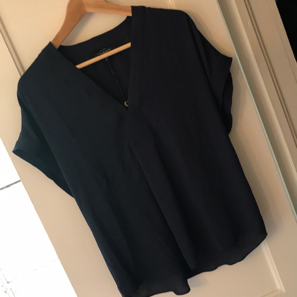 Lucky 🍀 Brand silky top!
